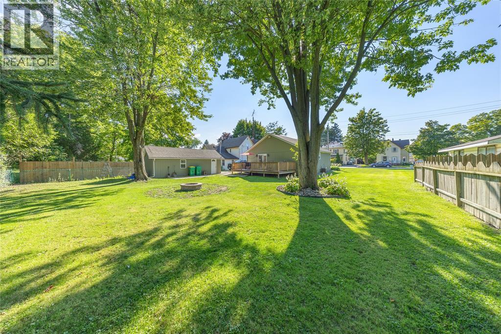 Photo 8 of 452 Maude Street, Petrolia ON