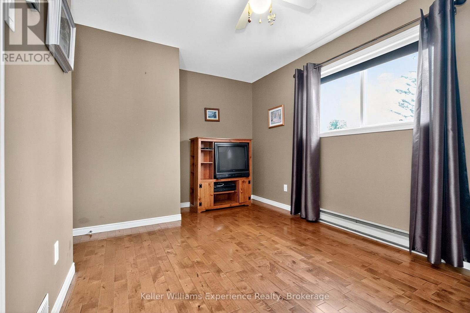 Photo 31 of 12 Kilpper Drive, South River ON