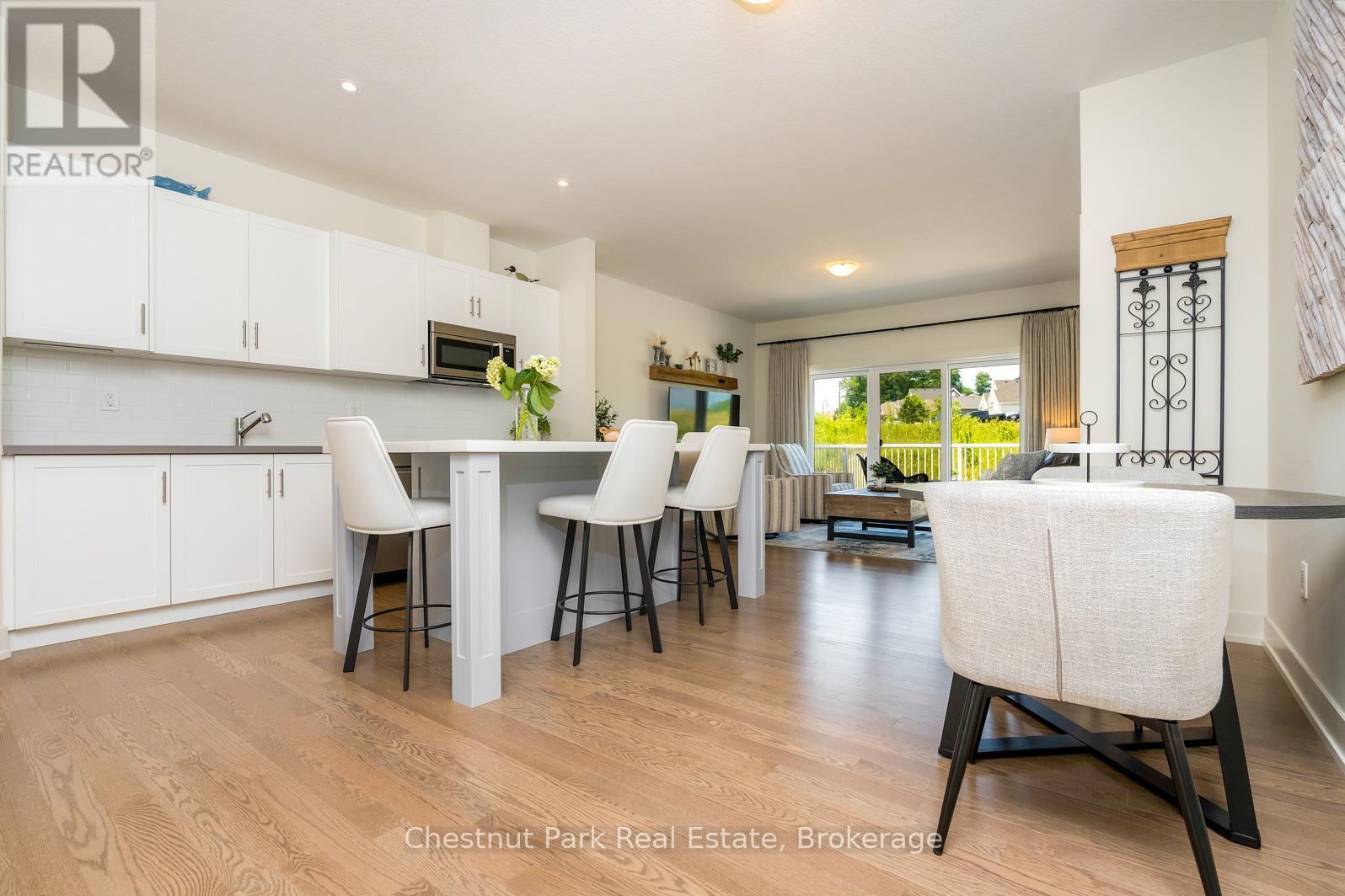 Photo 9 of 161 Hawthorn Crescent, Georgian Bluffs ON