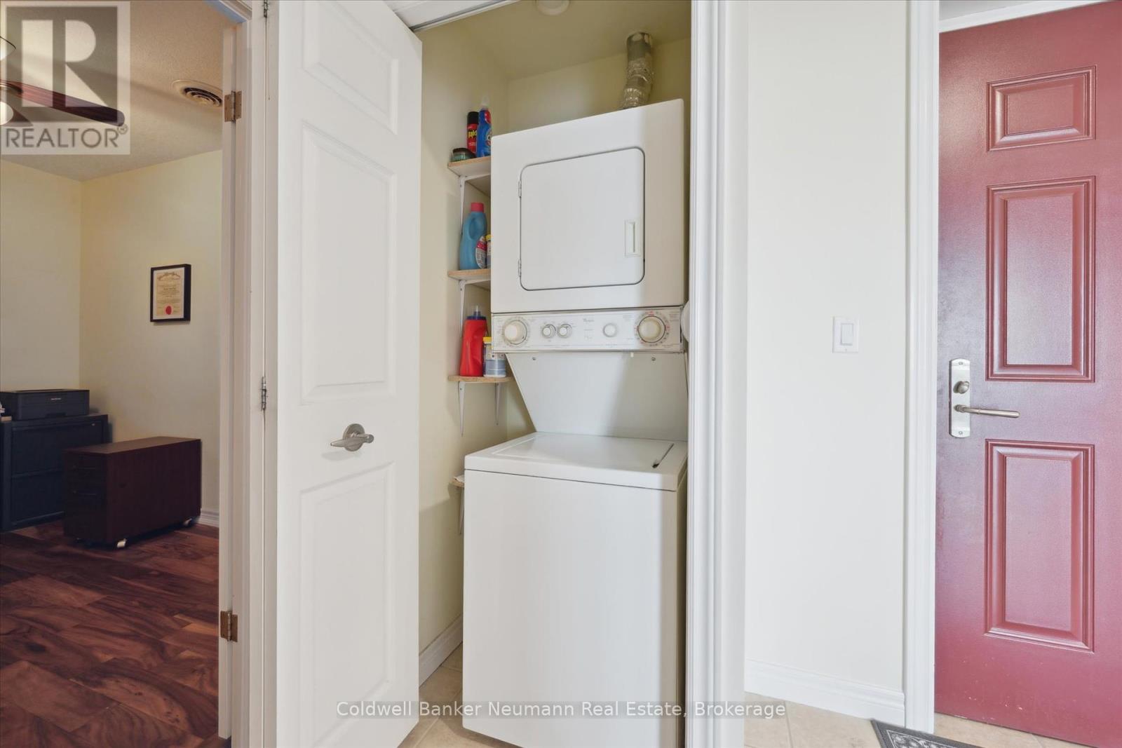 Photo 13 of 404 65 Bayberry Drive, Guelph ON