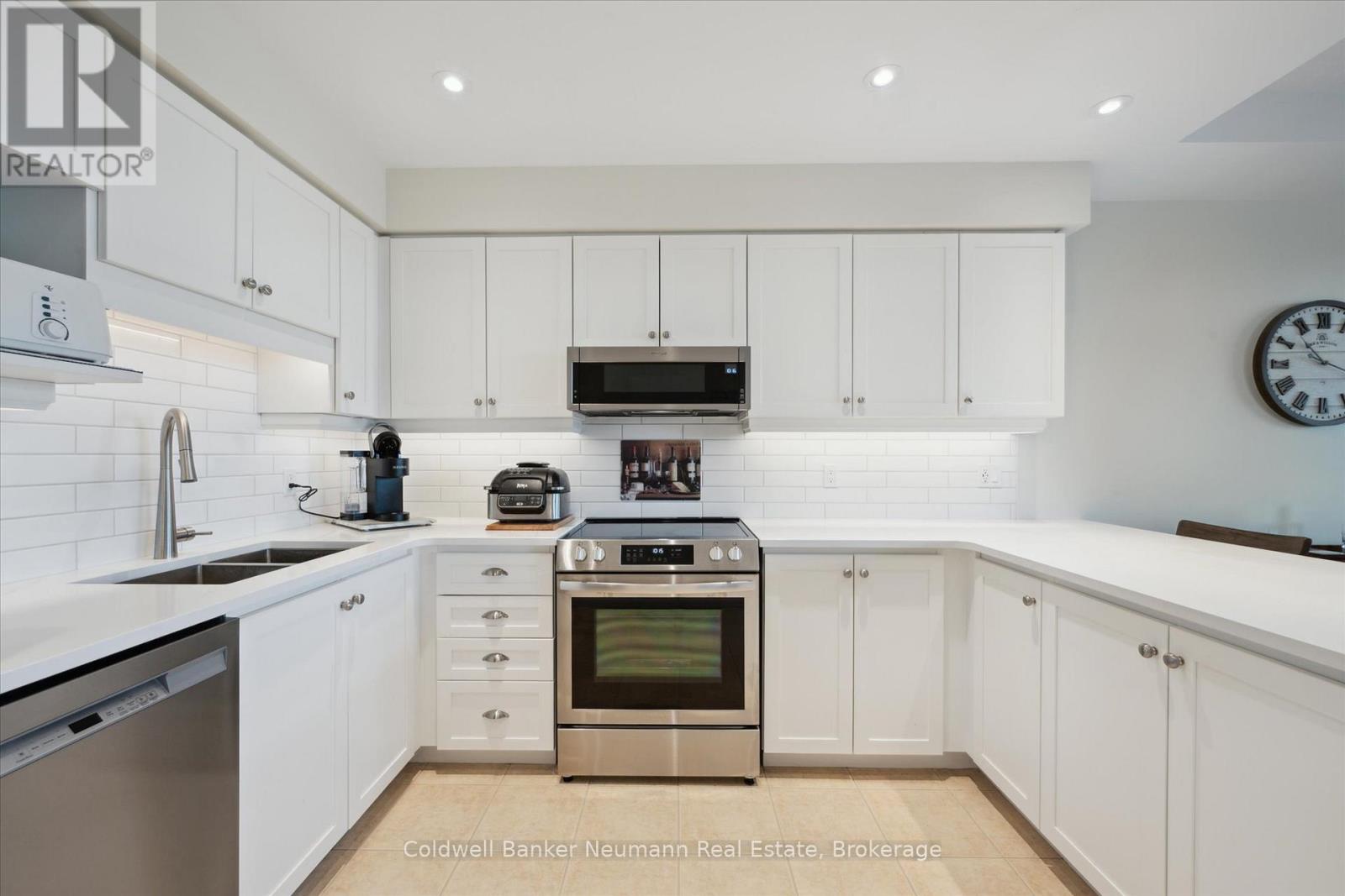 Photo 24 of 404 65 Bayberry Drive, Guelph ON