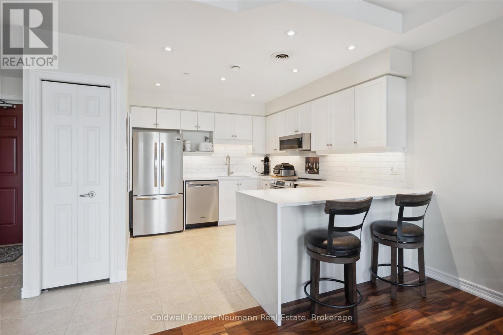 Photo 8 of 404 65 Bayberry Drive, Guelph ON