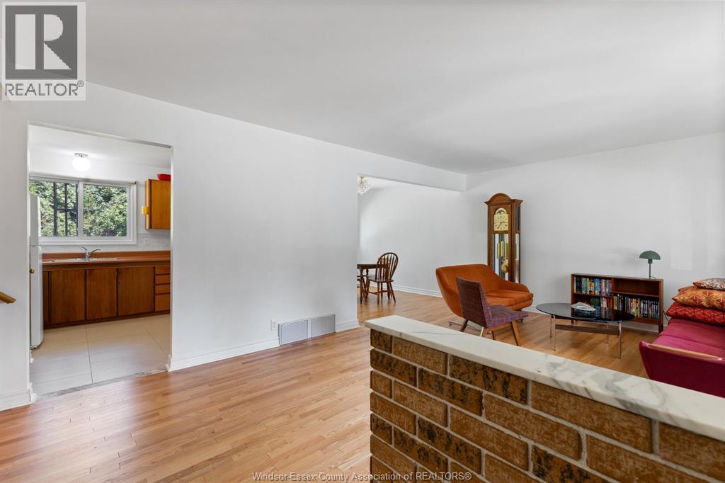 Photo 8 of 1552 Stratford, Windsor ON
