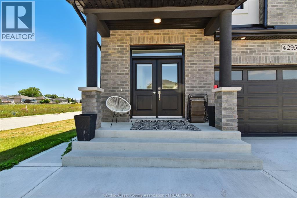 Photo 4 of 4295 John Ross Court, Windsor ON