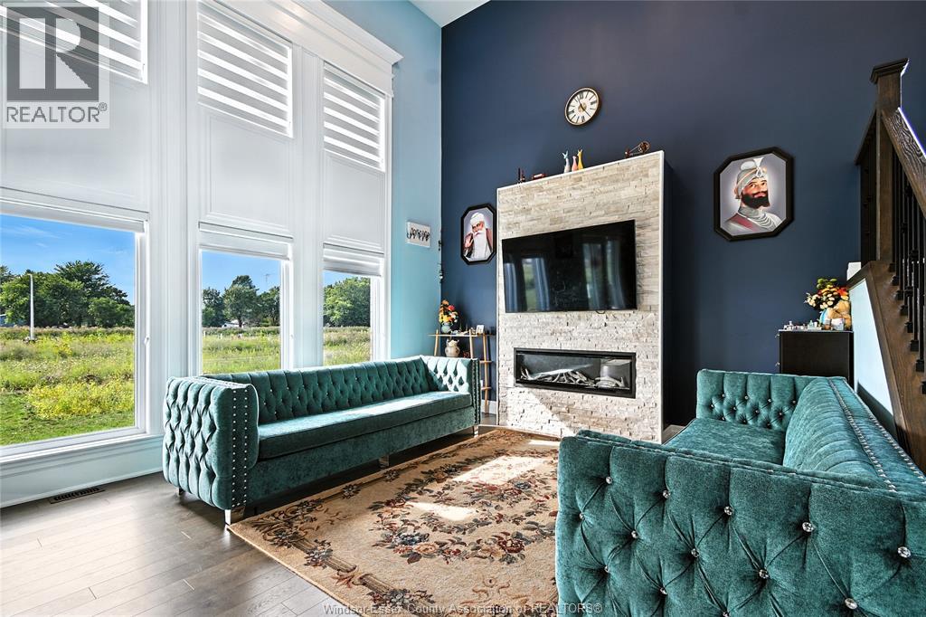 Photo 12 of 518 Veneto Street, Lakeshore ON
