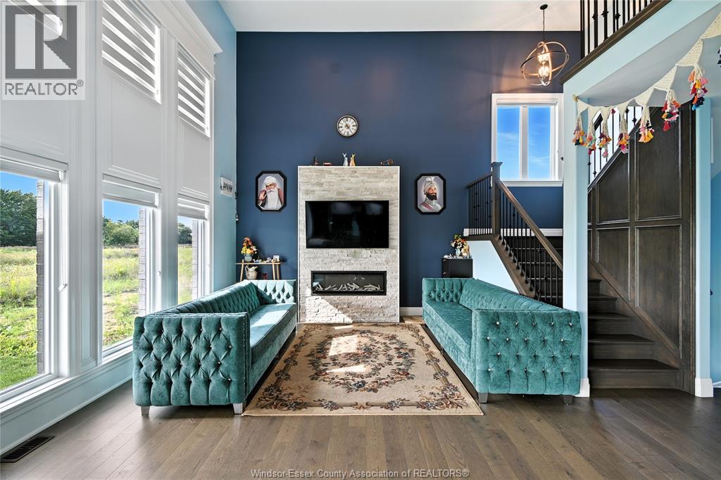Photo 13 of 518 Veneto Street, Lakeshore ON