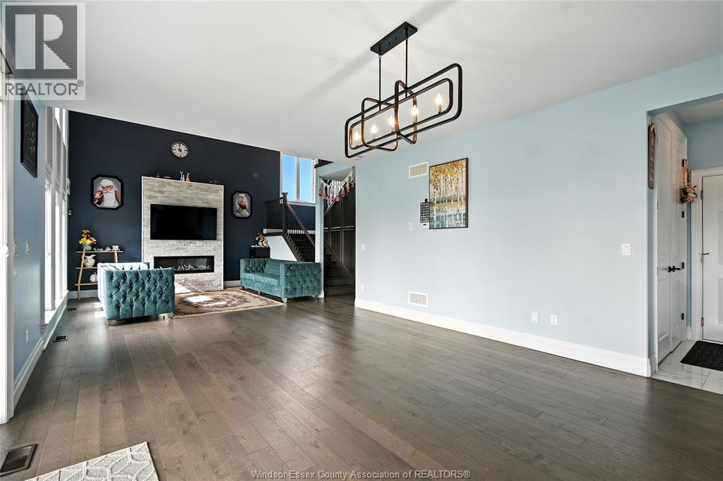 Photo 14 of 518 Veneto Street, Lakeshore ON
