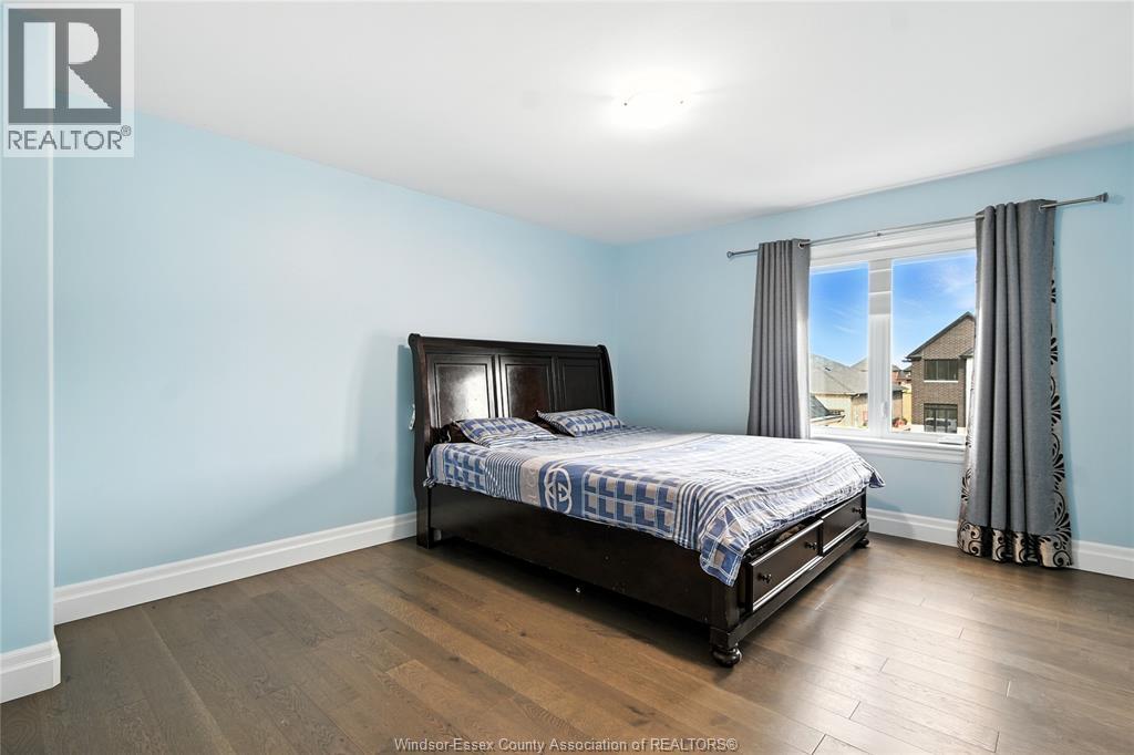 Photo 31 of 518 Veneto Street, Lakeshore ON