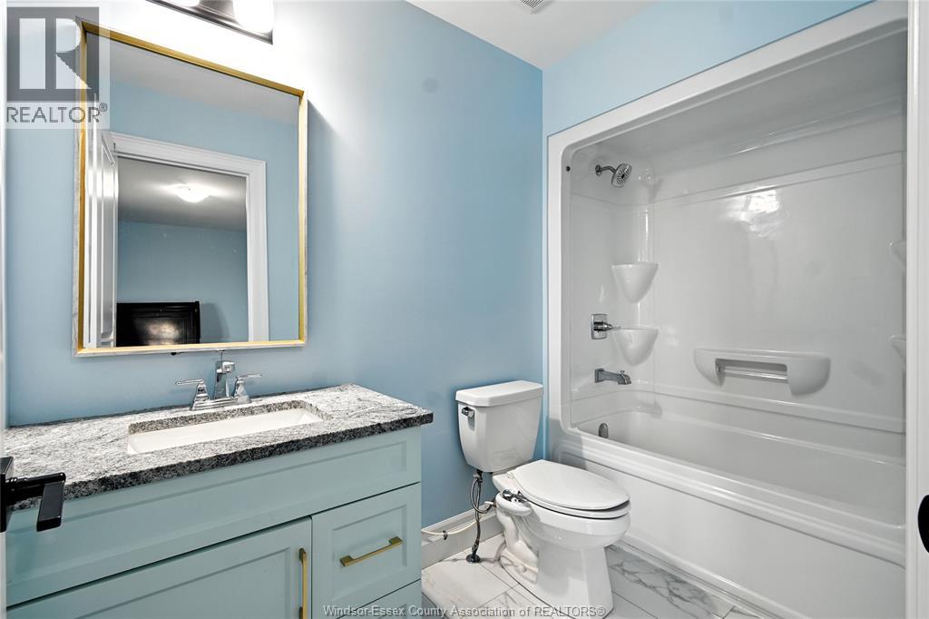 Photo 33 of 518 Veneto Street, Lakeshore ON