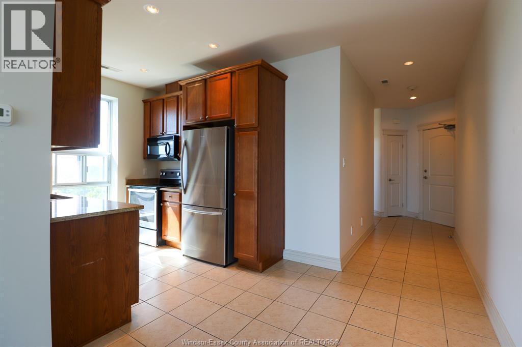 Photo 7 of 1225 Riverside Unit 808, Windsor ON