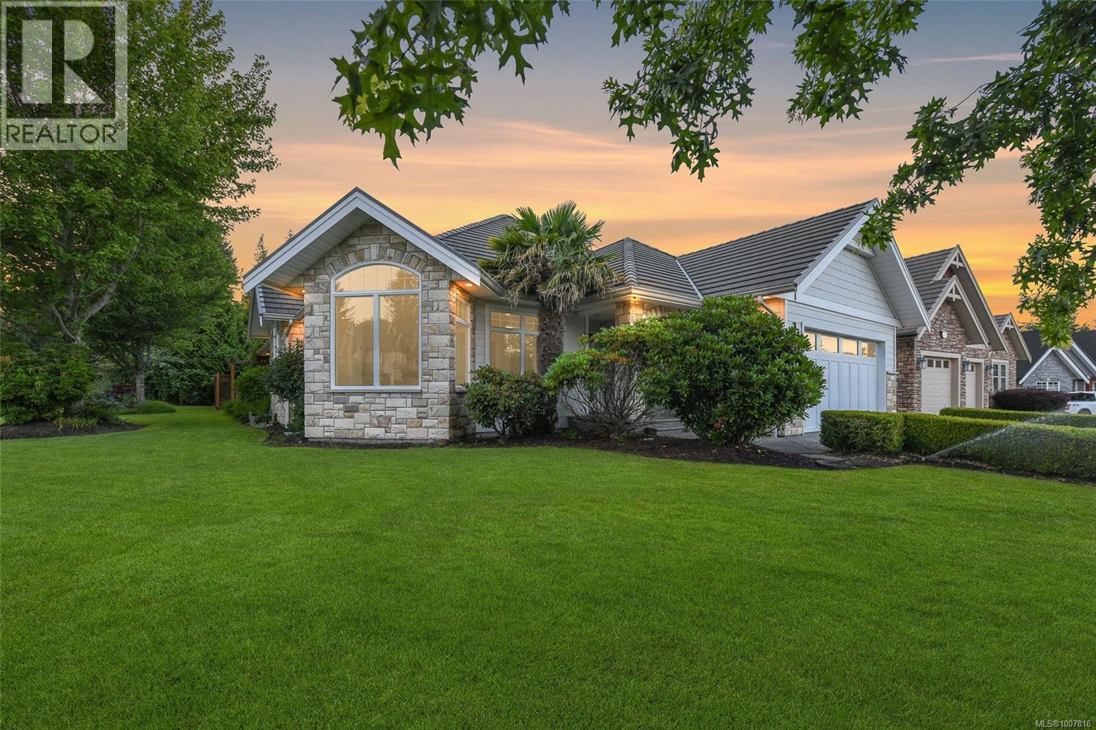 3300 Majestic Dr, Courtenay