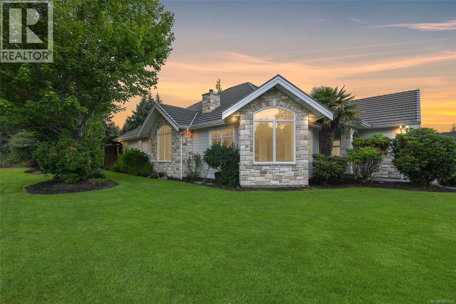 3300 Majestic Dr, Courtenay
