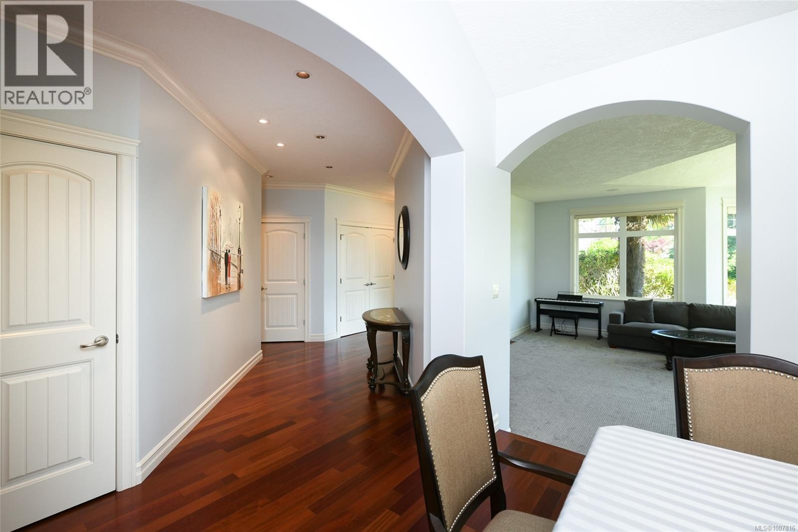 3300 Majestic Dr, Courtenay