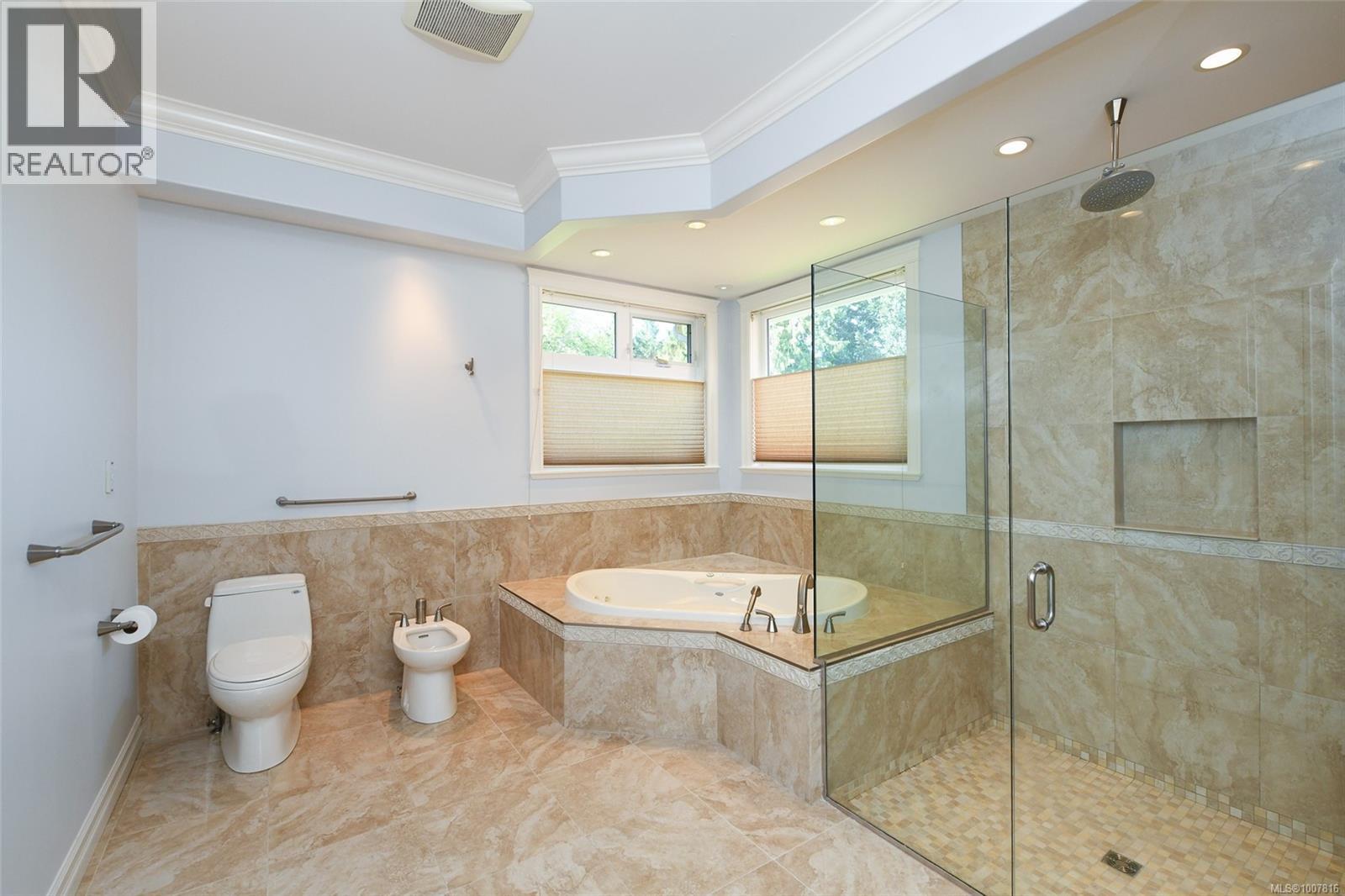 3300 Majestic Dr, Courtenay