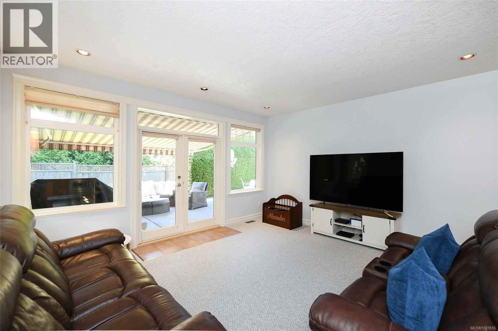 3300 Majestic Dr, Courtenay