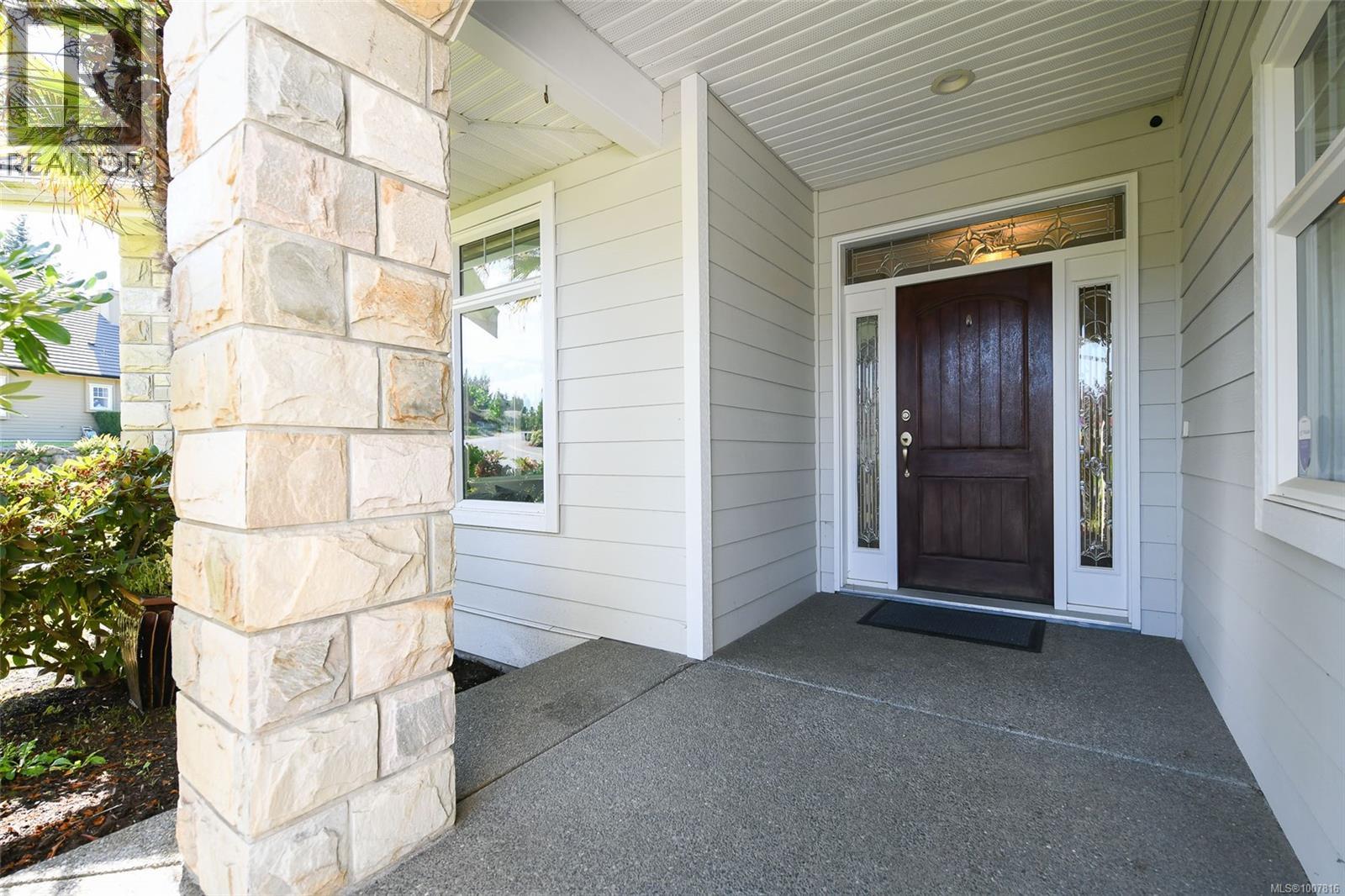 3300 Majestic Dr, Courtenay