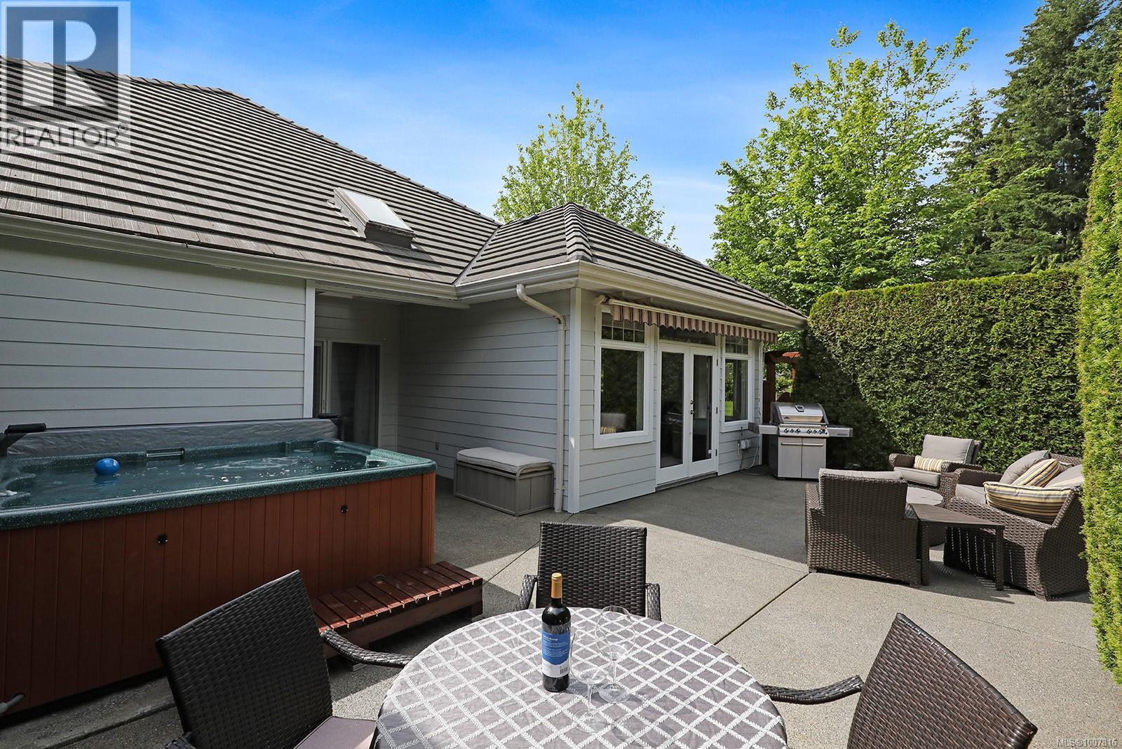3300 Majestic Dr, Courtenay