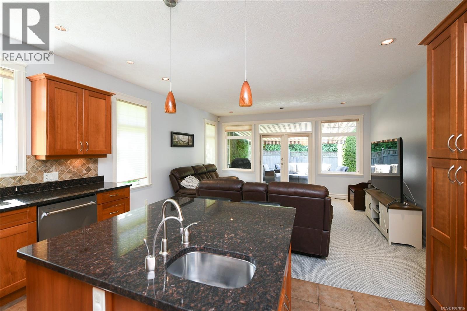 3300 Majestic Dr, Courtenay