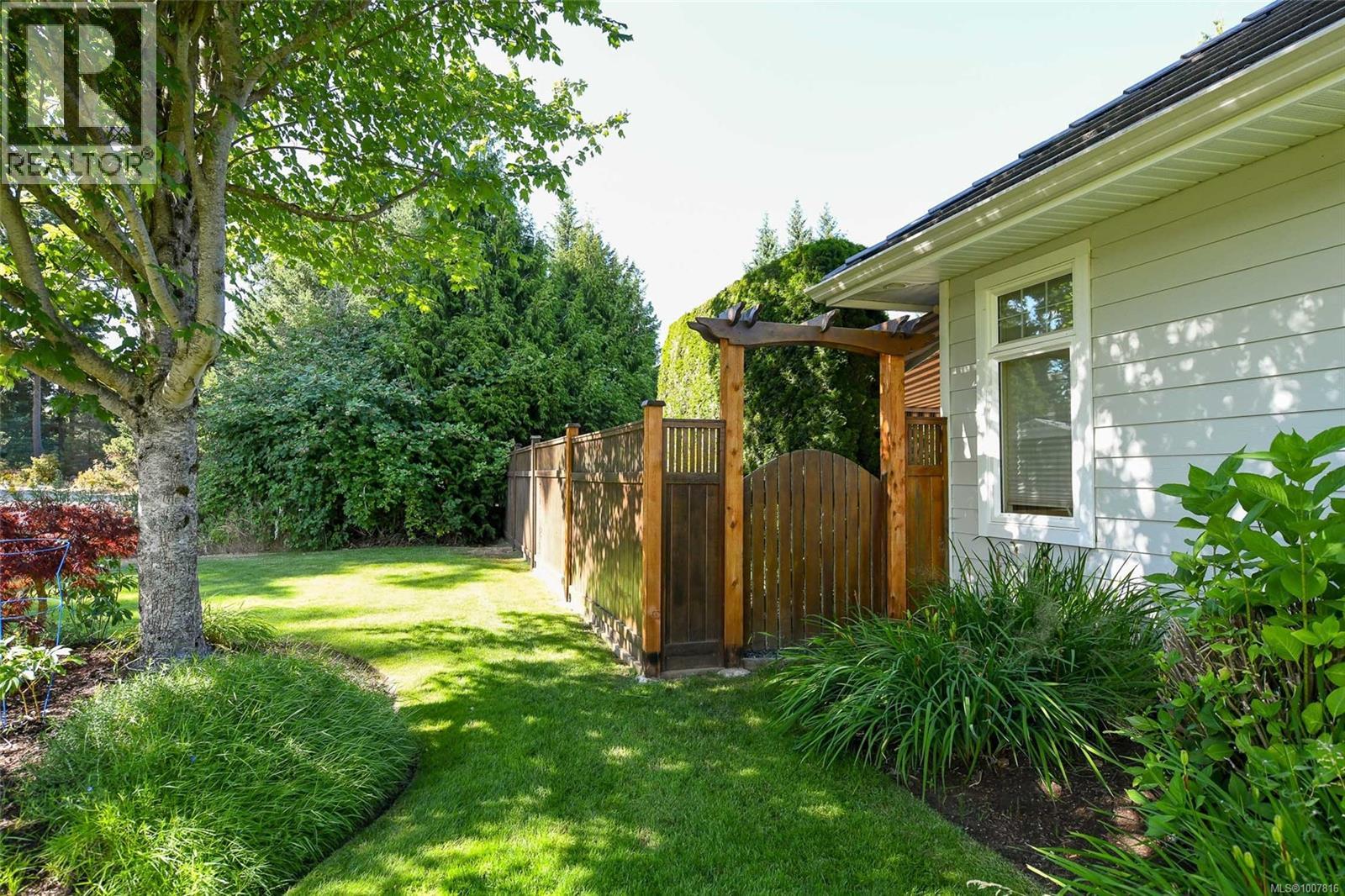 3300 Majestic Dr, Courtenay