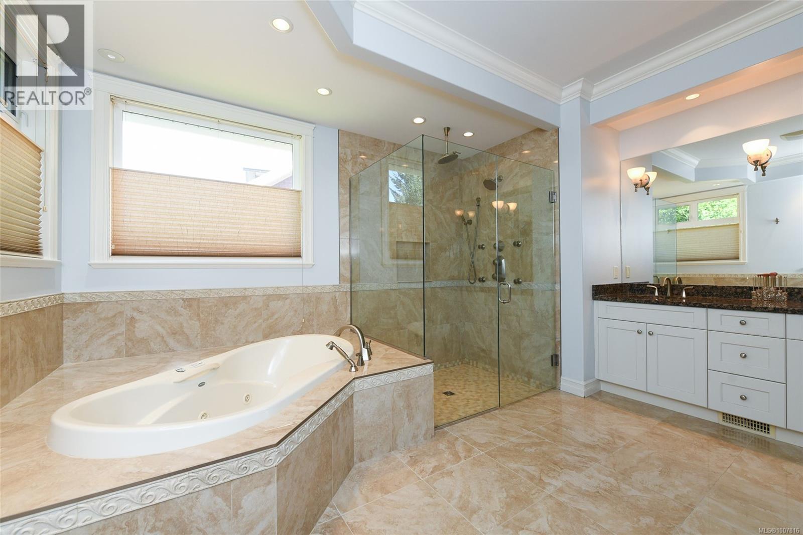 3300 Majestic Dr, Courtenay