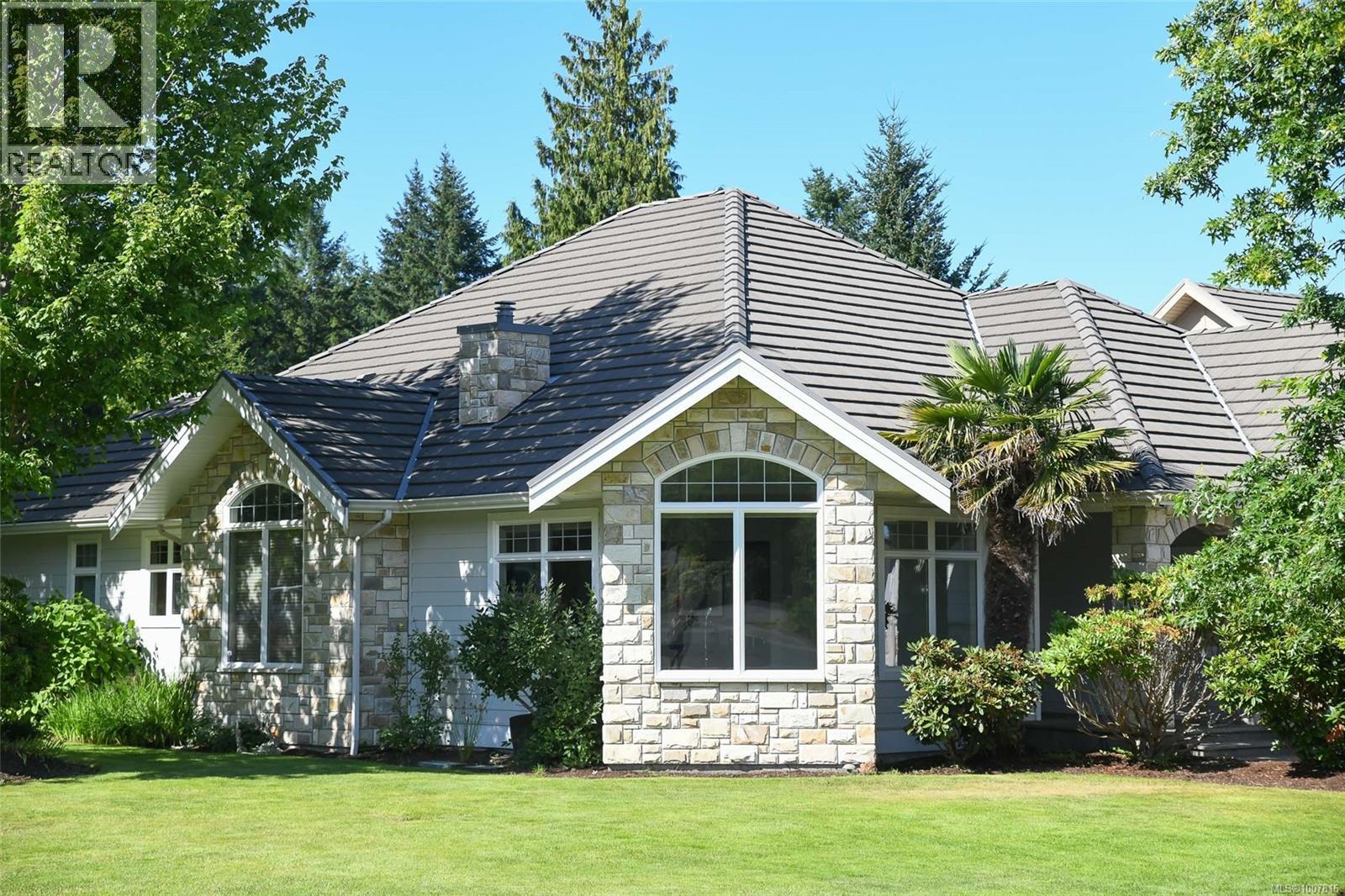 3300 Majestic Dr, Courtenay