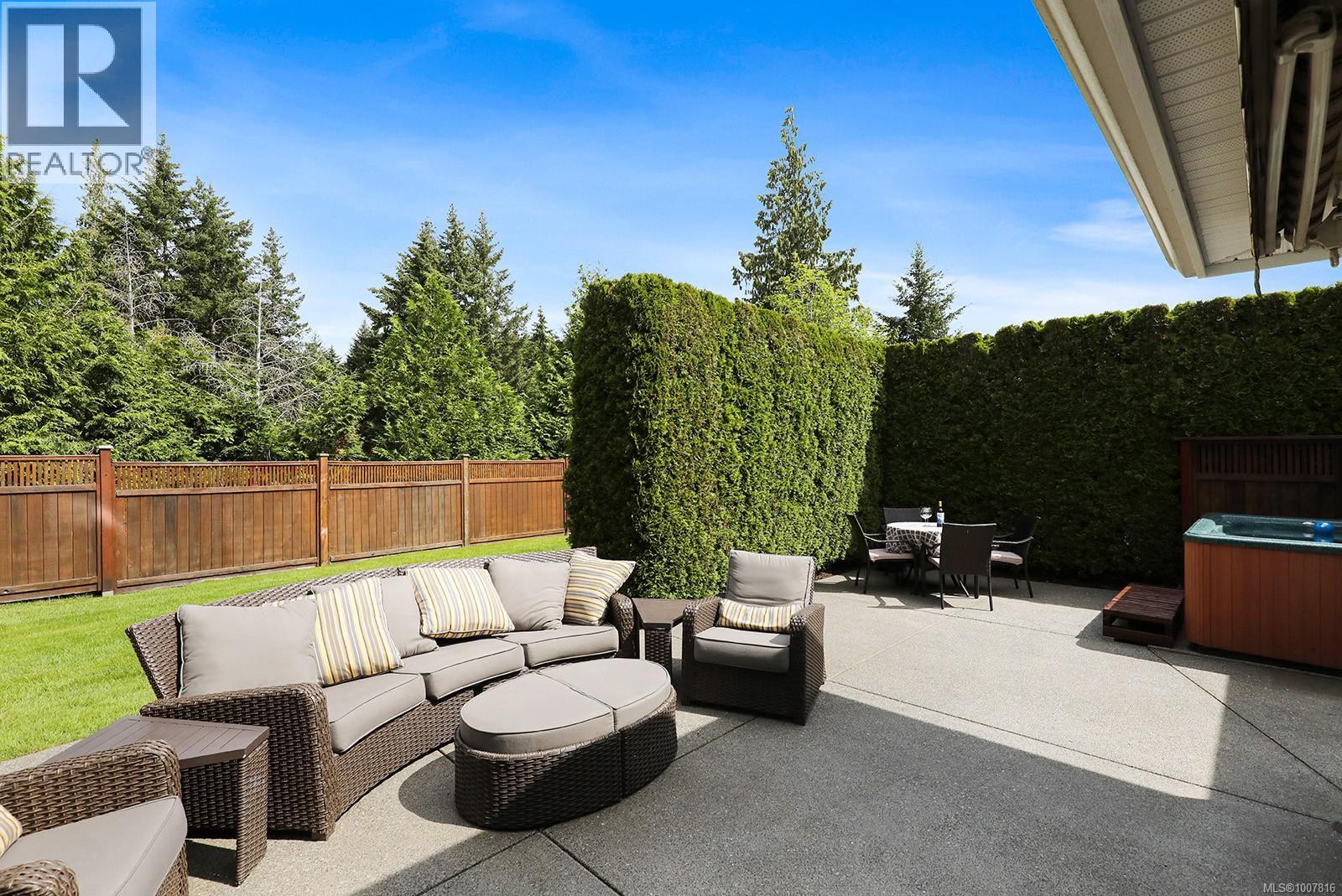 3300 Majestic Dr, Courtenay