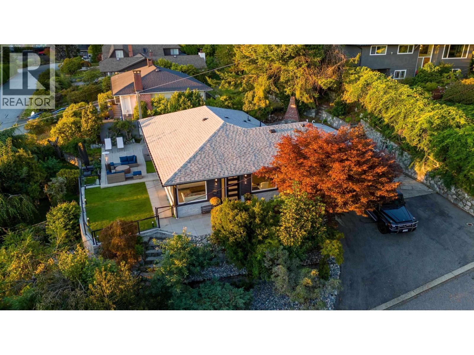 Photo 25 of 3812 Dalkeith Drive, North Vancouver BC