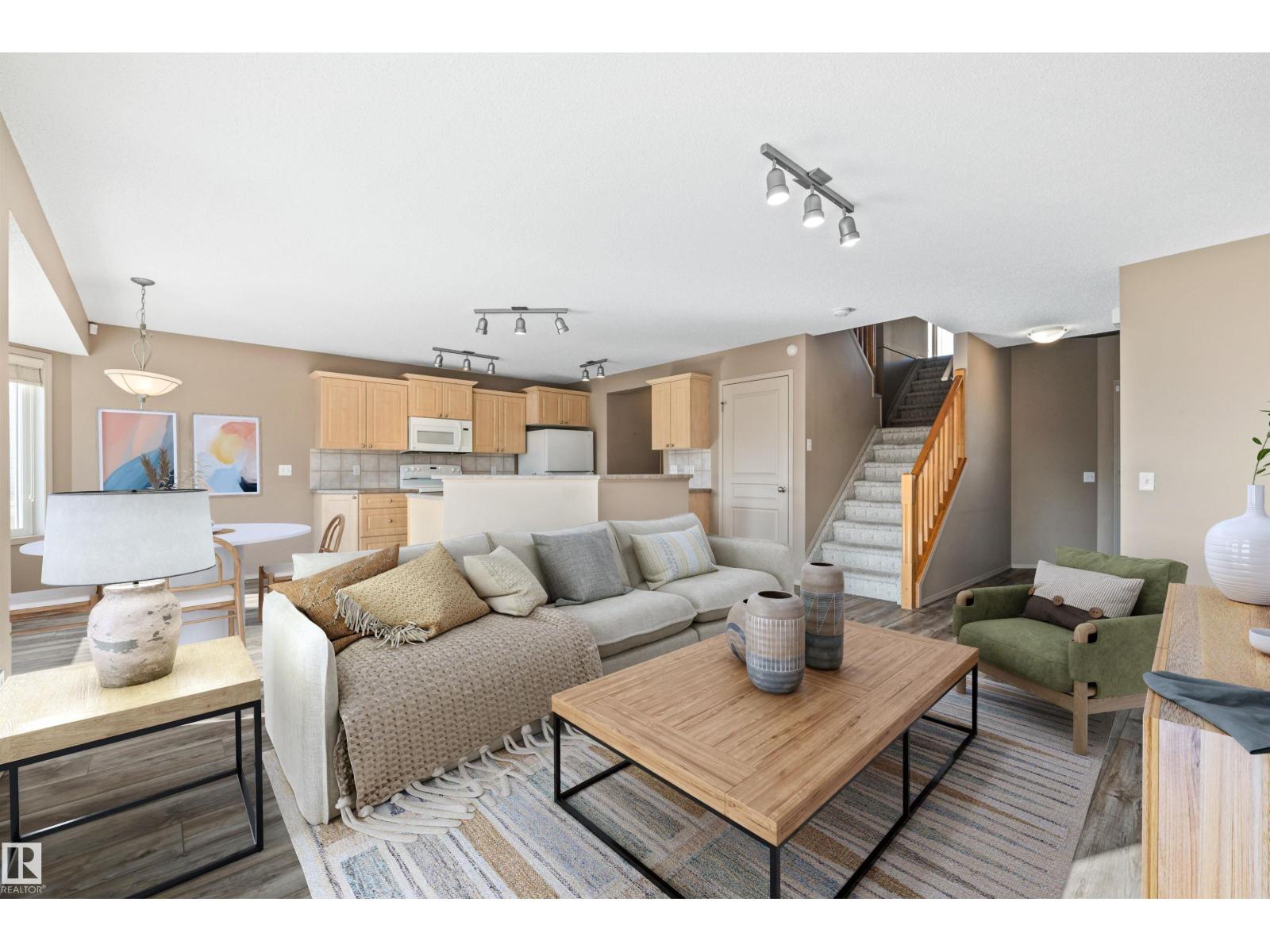 Photo 10 of 5011 190 A St Nw, Edmonton AB