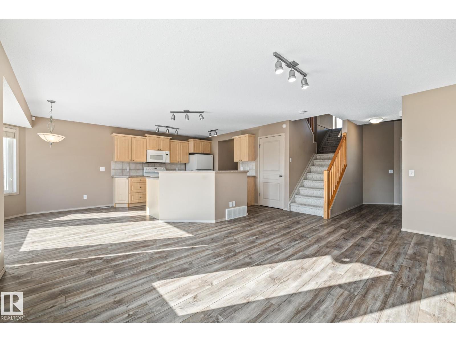 Photo 11 of 5011 190 A St Nw, Edmonton AB