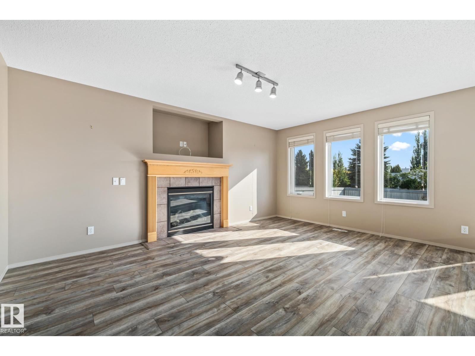 Photo 13 of 5011 190 A St Nw, Edmonton AB