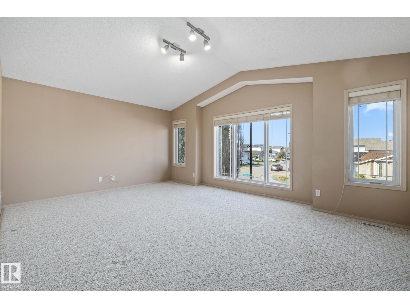 Photo 23 of 5011 190 A St Nw, Edmonton AB