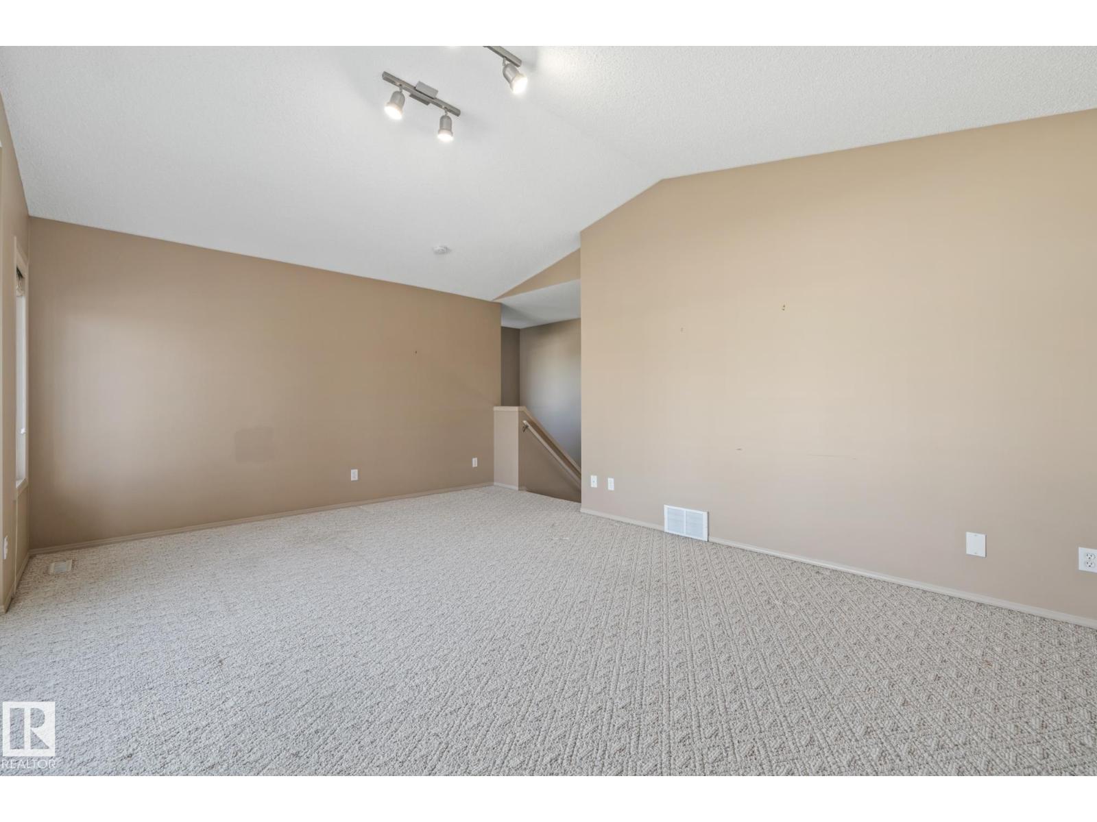 Photo 24 of 5011 190 A St Nw, Edmonton AB