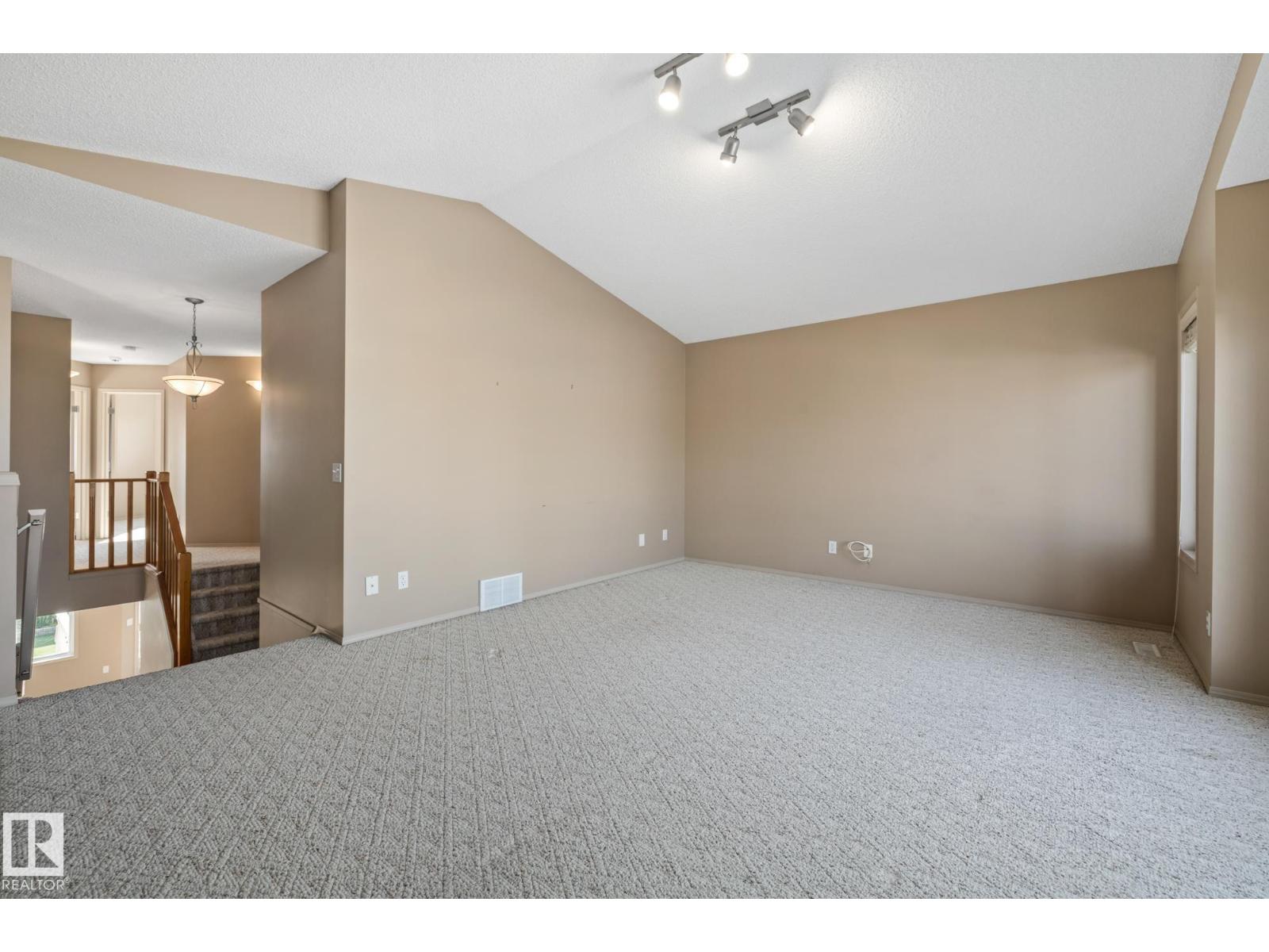 Photo 26 of 5011 190 A St Nw, Edmonton AB