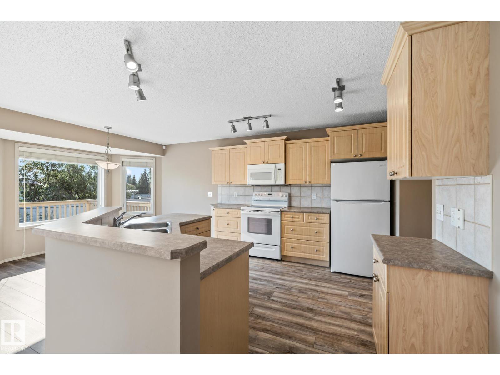 Photo 5 of 5011 190 A St Nw, Edmonton AB