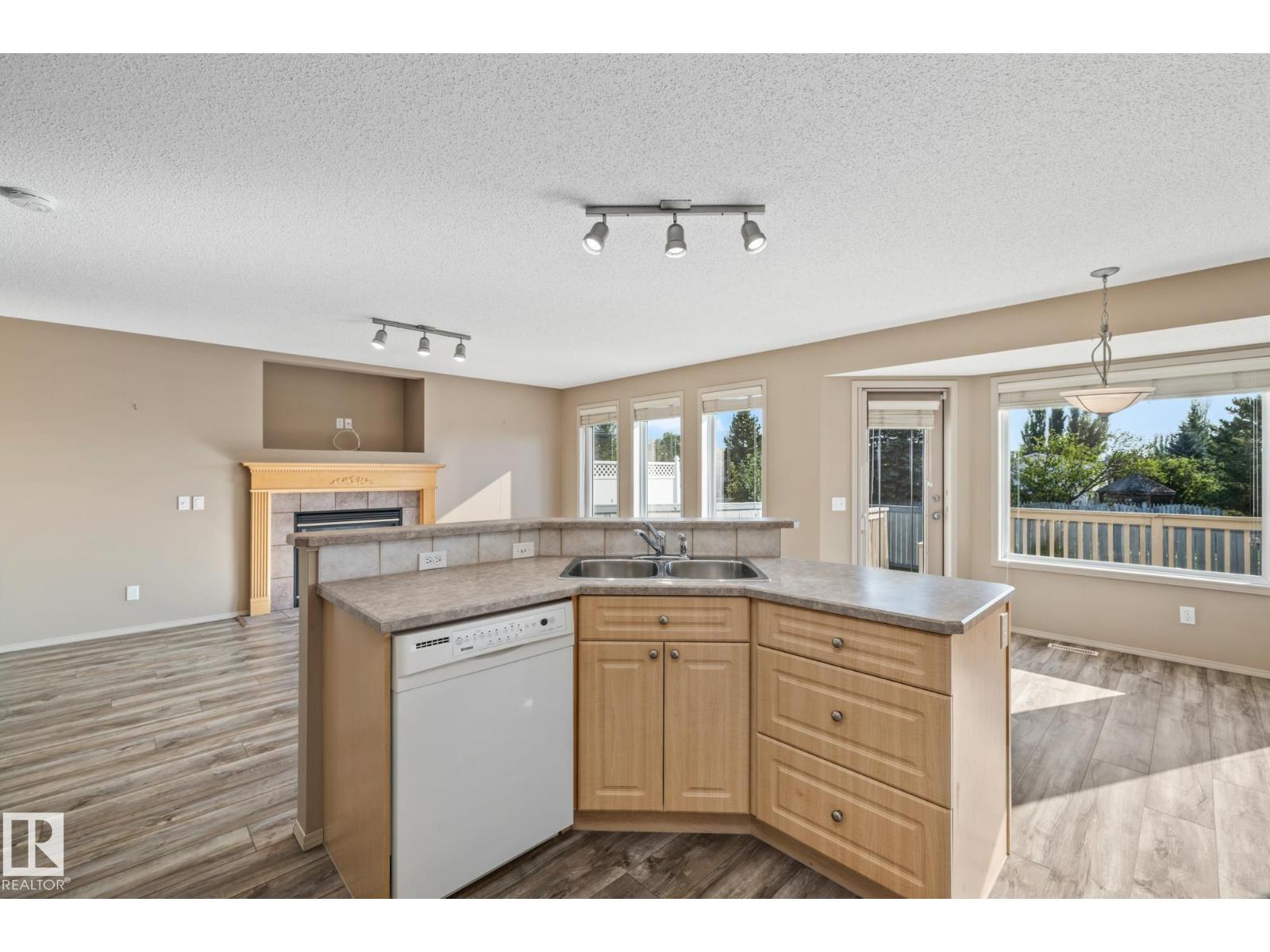 Photo 9 of 5011 190 A St Nw, Edmonton AB