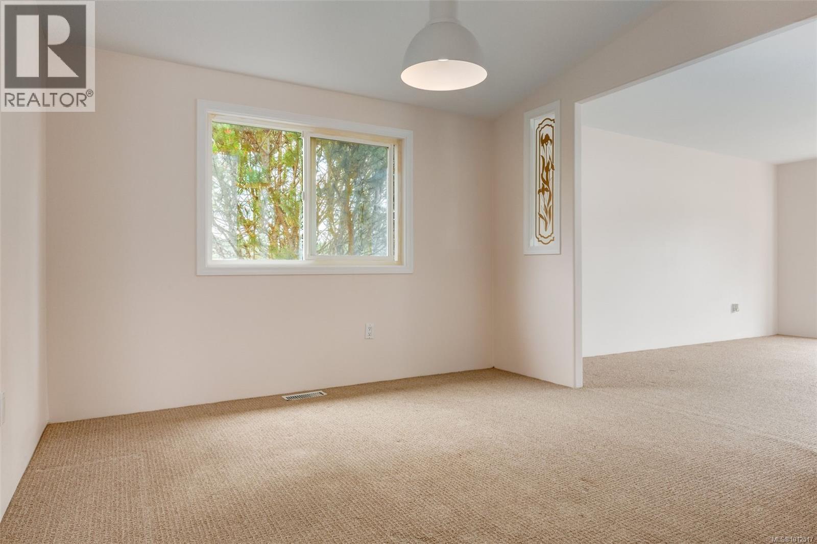 Photo 8 of 1011 Collier Cres, Nanaimo BC