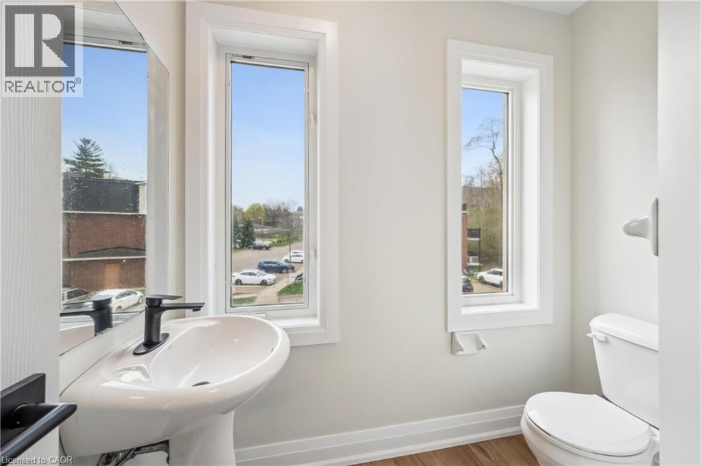 Photo 13 of 45 Cedarhill Crescent Unit 12 D, Kitchener ON
