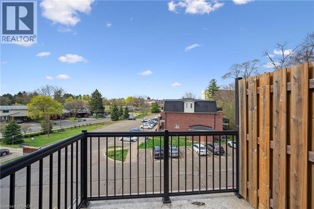 Photo 30 of 45 Cedarhill Crescent Unit 12 D, Kitchener ON