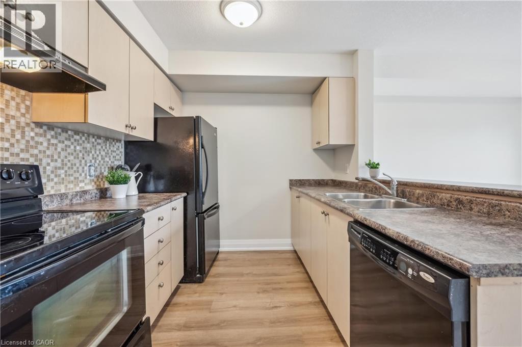 Photo 6 of 45 Cedarhill Crescent Unit 12 D, Kitchener ON