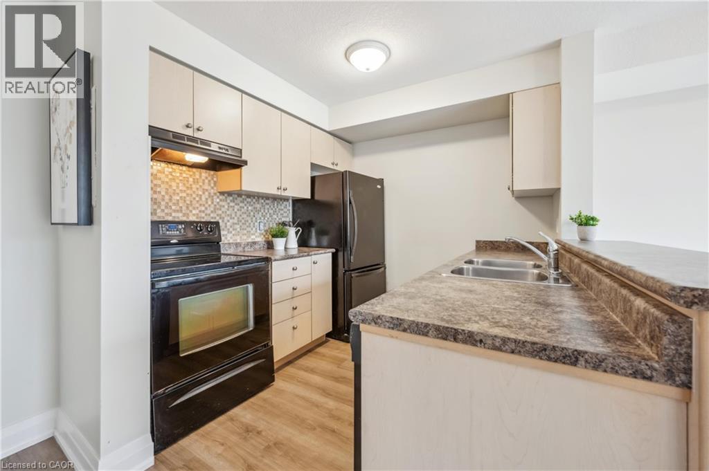 Photo 8 of 45 Cedarhill Crescent Unit 12 D, Kitchener ON