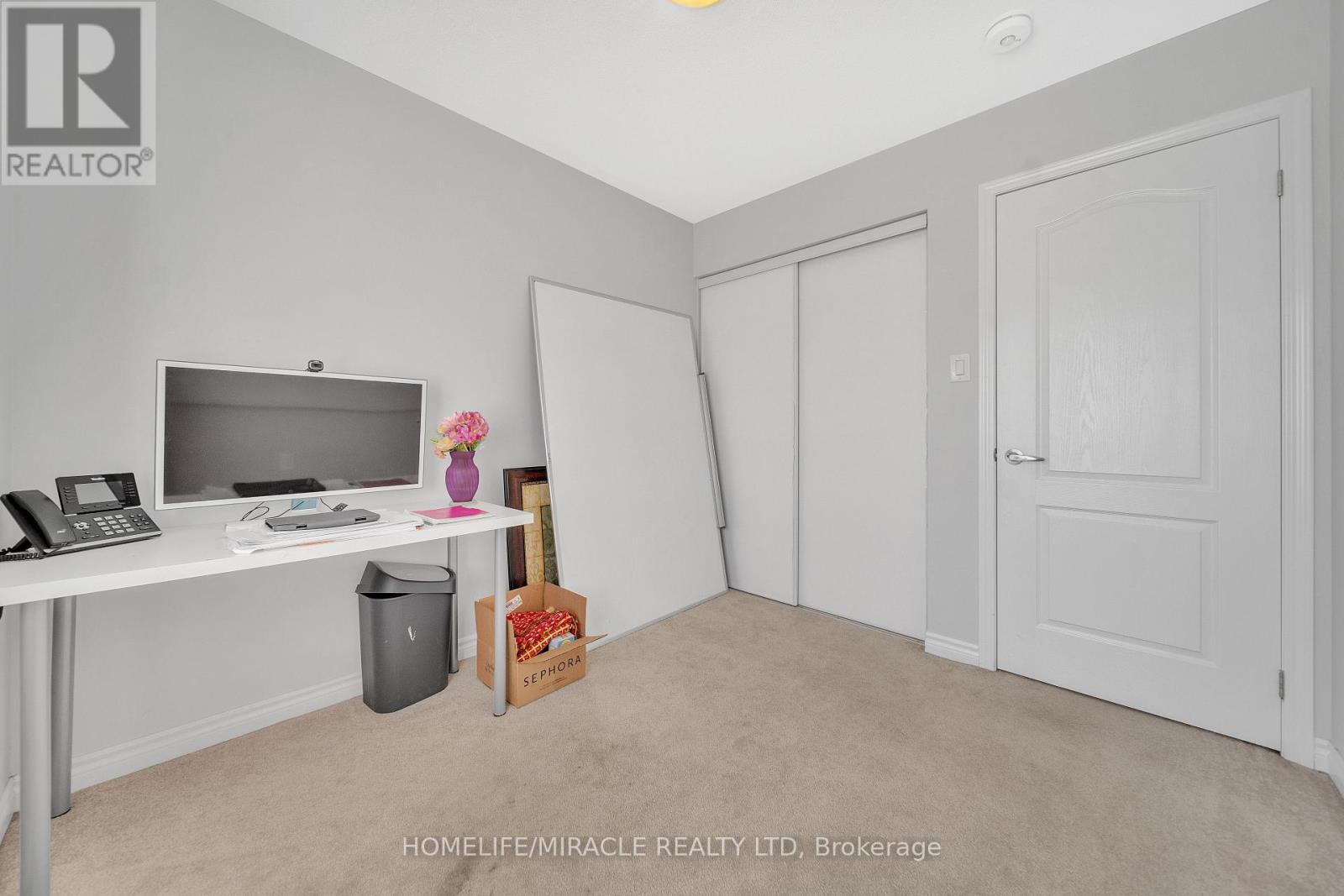 Photo 21 of 43 Baycliffe Crescent, Brampton ON