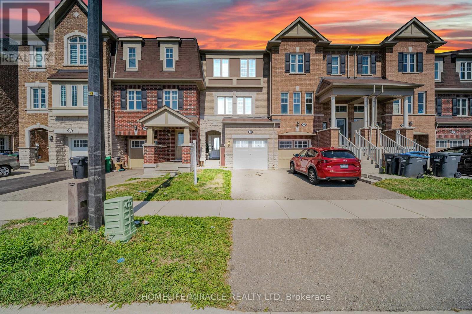 Photo 1 of 43 Baycliffe Crescent, Brampton ON