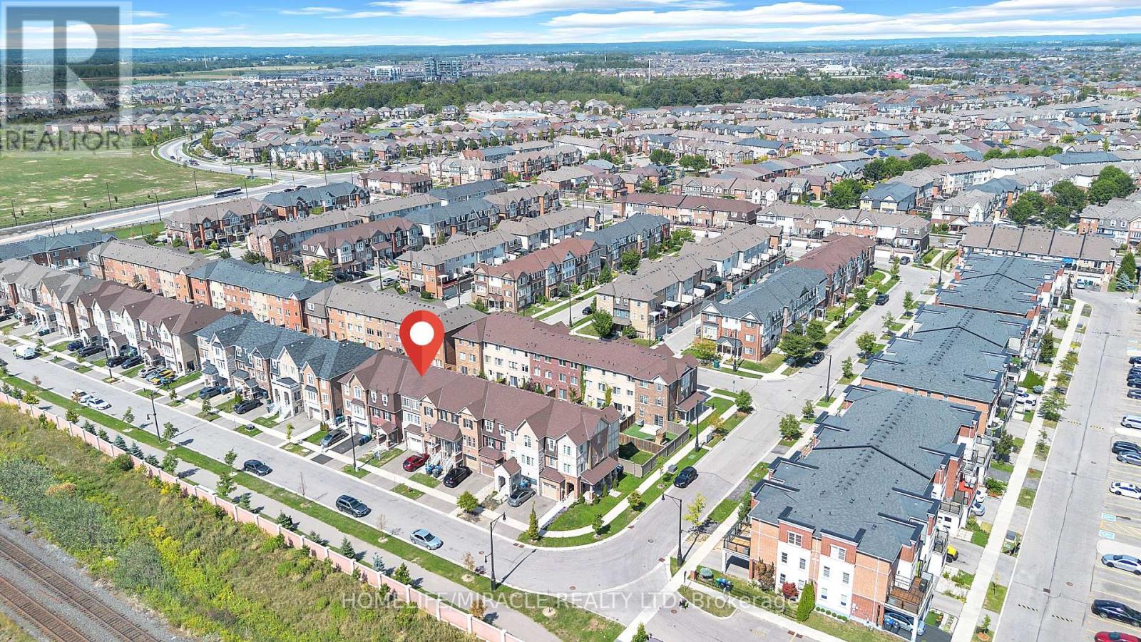 Photo 28 of 43 Baycliffe Crescent, Brampton ON