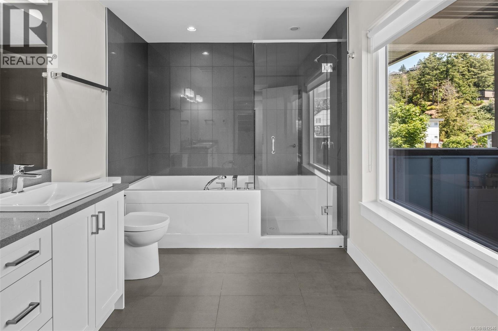  326 Lone Oak Place, Langford