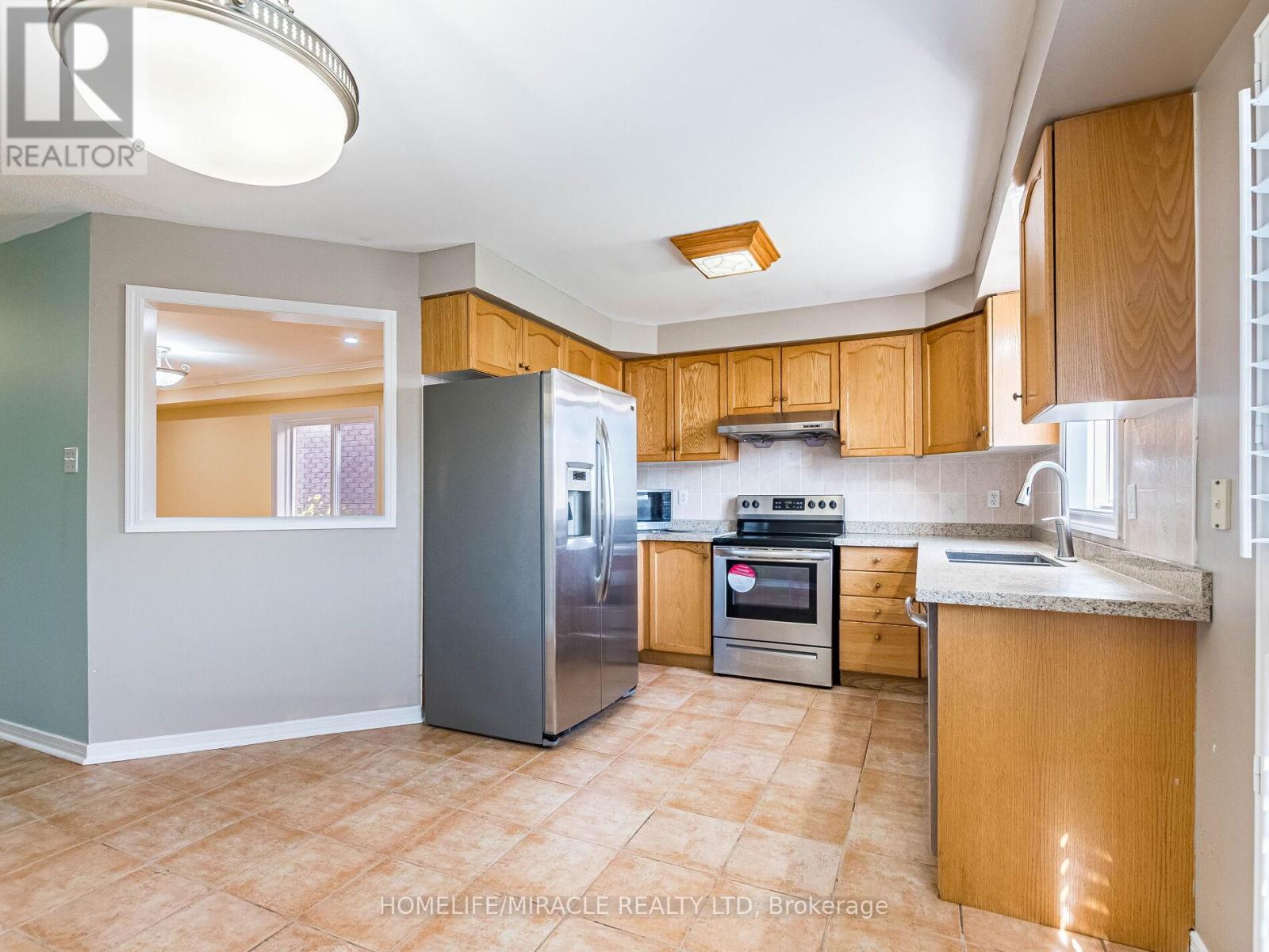 Photo 17 of 55 Native Landing, Brampton ON