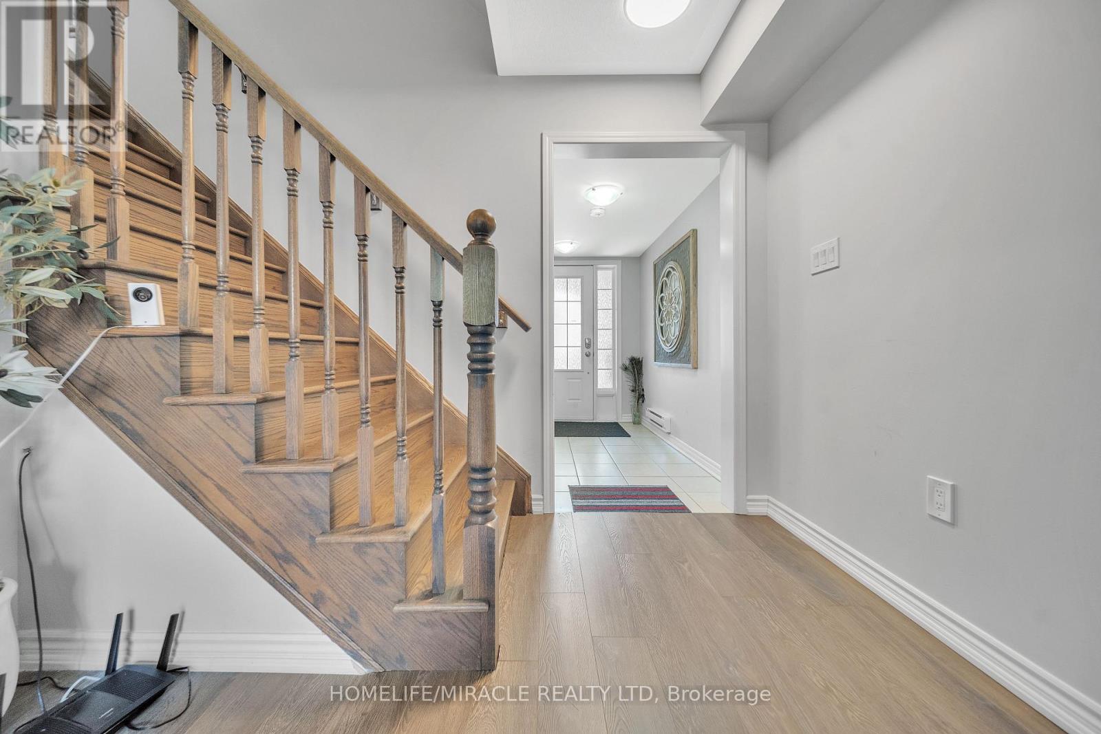 Photo 14 of 43 Baycliffe Crescent, Brampton ON