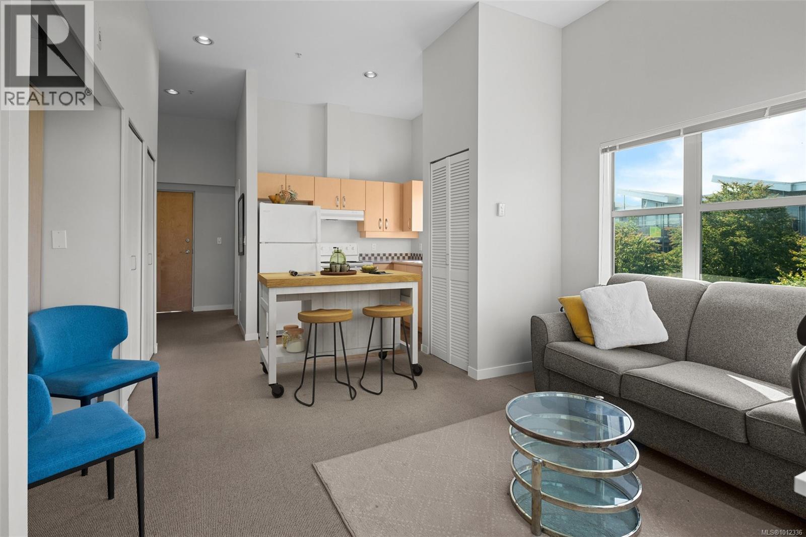 413 90 Regatta Landing, Victoria