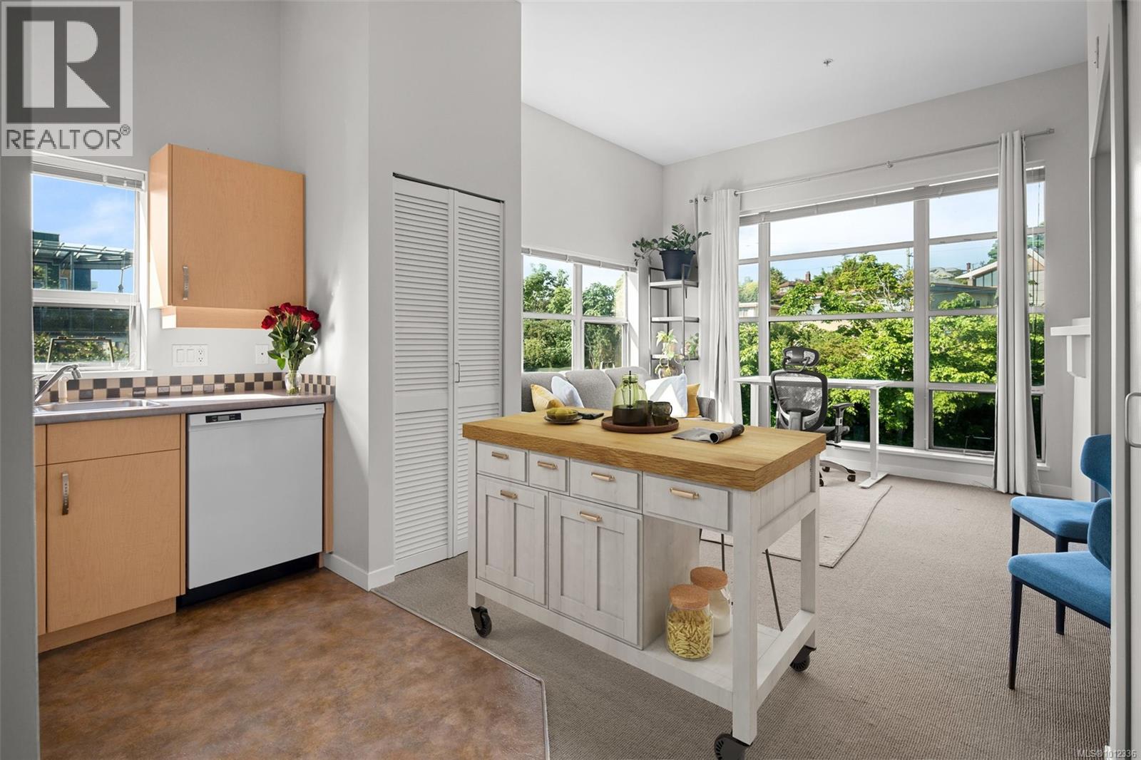 413 90 Regatta Landing, Victoria