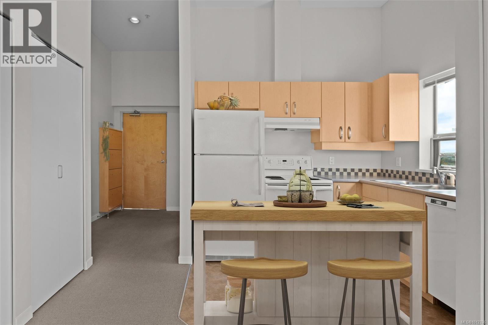 413 90 Regatta Landing, Victoria
