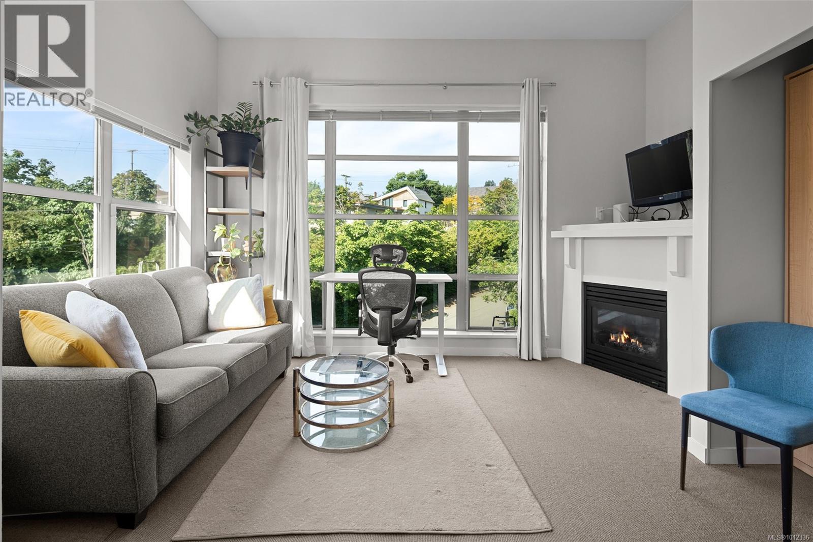 413 90 Regatta Landing, Victoria